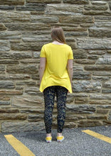 Load image into Gallery viewer, Golden Rose Wholesale Leggings
